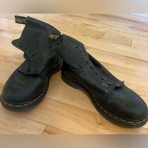 20% OFF 2+ BUNDLES! Dr. Martens Air Wair Boots. Black. Sz 8 *chk measurements